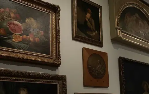 A Guide to Choosing the Perfect Custom Frame for Any Art or Memory